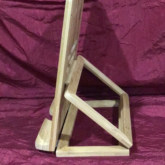 Bamboo wood iPad stand - Picture 4 of 4